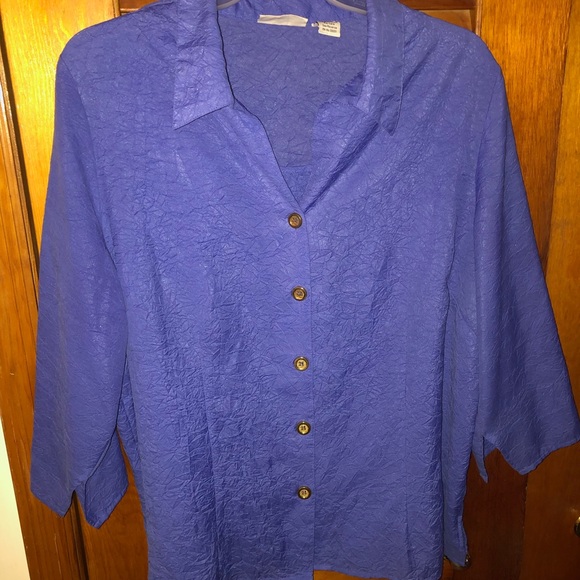 TWO Women’s tops. - Picture 2 of 5